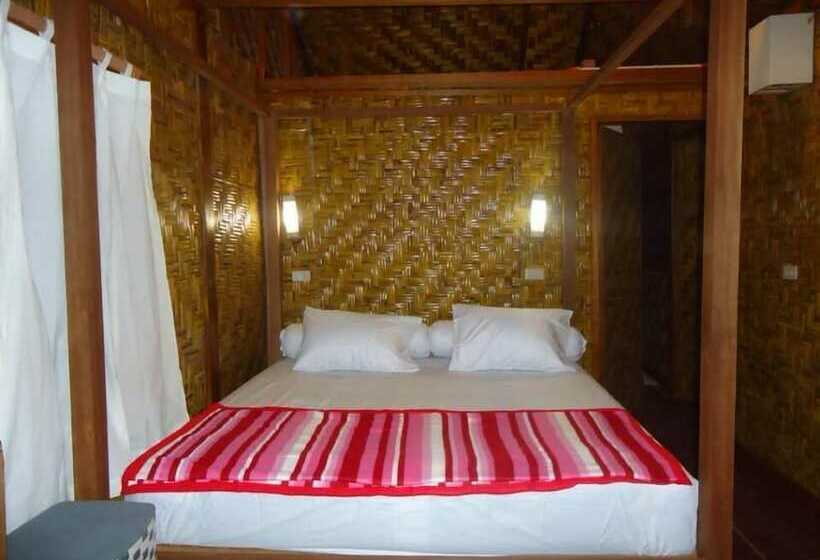 ホテル Simeulue Surflodges