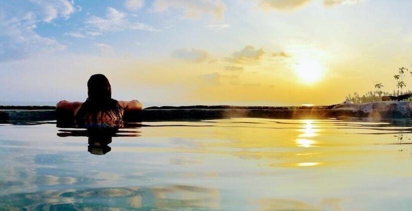 ホテル Simeulue Surflodges