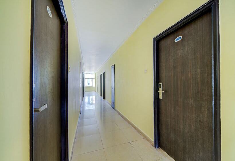 בית מלון כפרי Srs Regency By Oyo Rooms