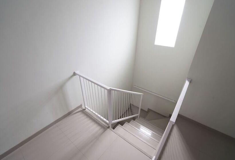 בית מלון כפרי Tb's Homestay By Oyo Rooms