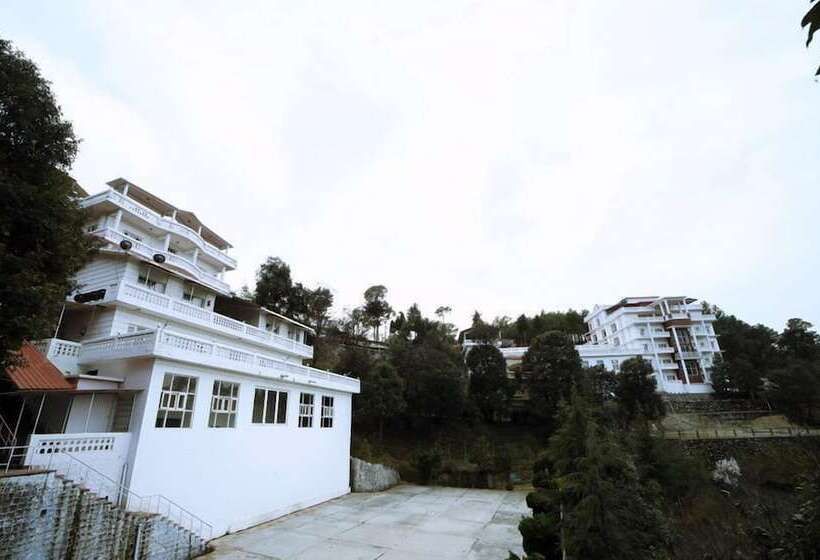 בית מלון כפרי Tehri Club And Resorts