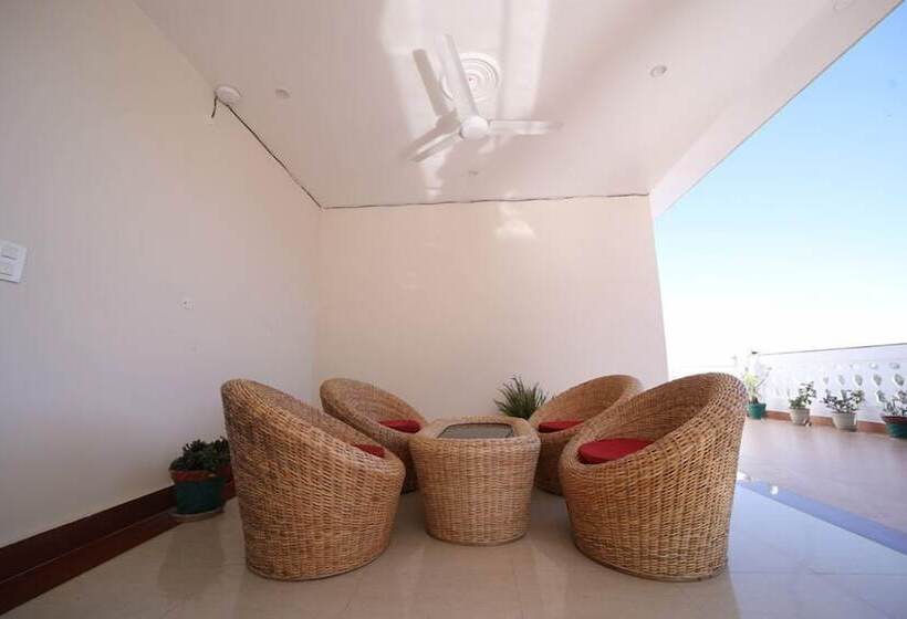 בית מלון כפרי Tehri Club And Resorts