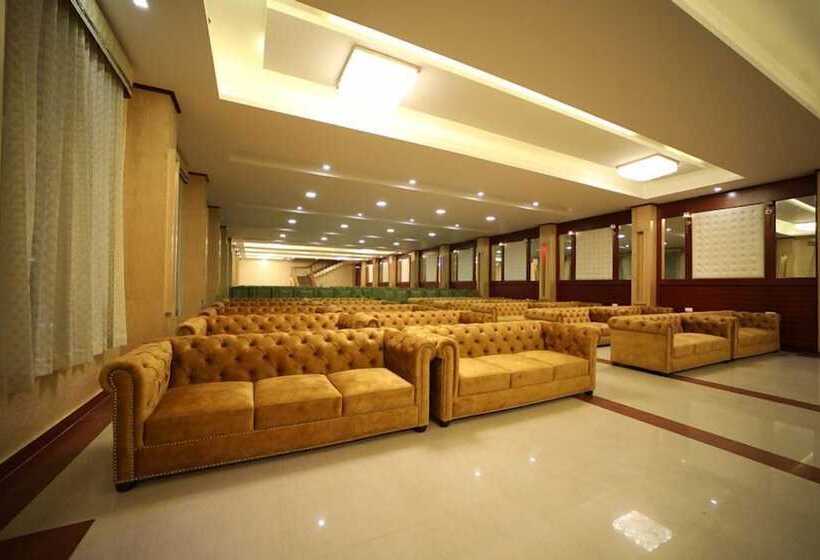 בית מלון כפרי Tehri Club And Resorts