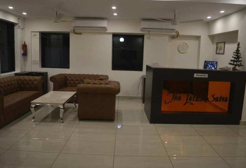 호텔 The Lotus Sutra