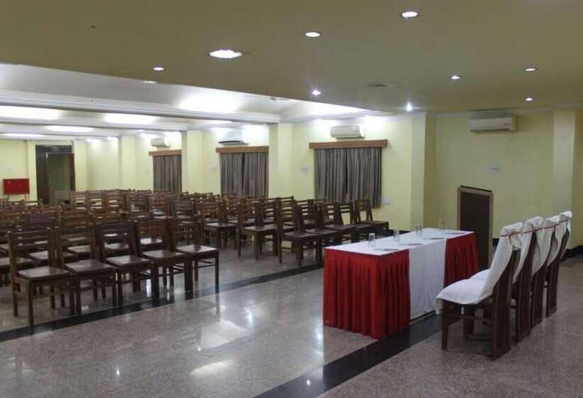 Отель The Rajgir Residency