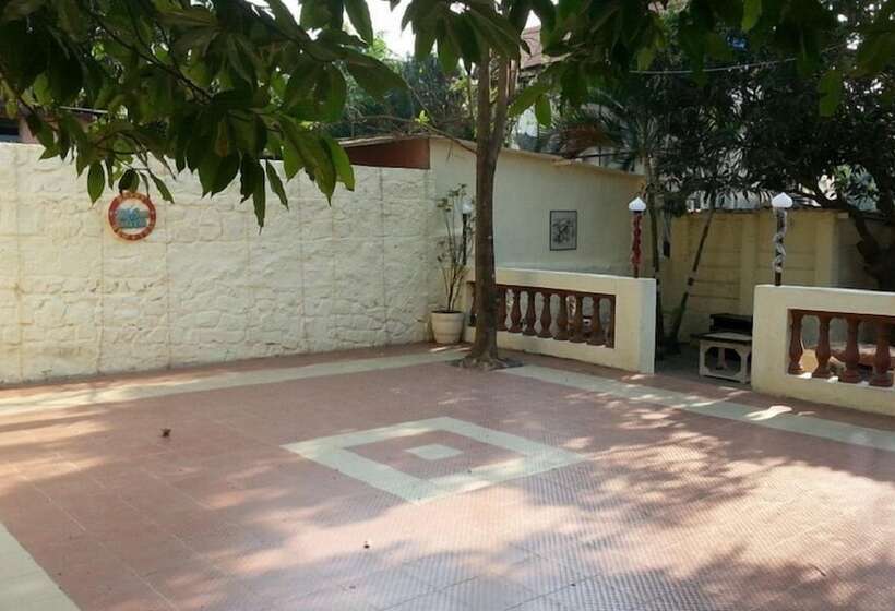 فندق Tourist Resort