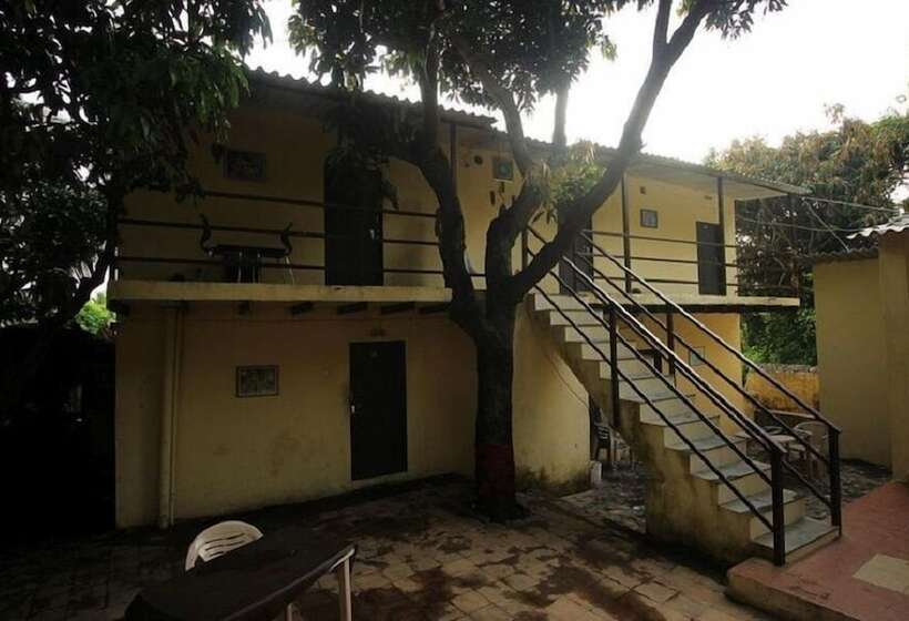 فندق Tourist Resort