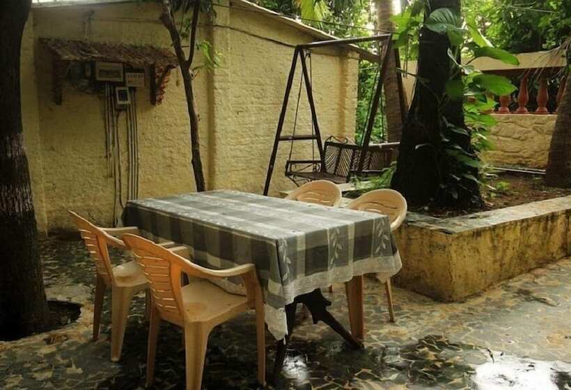 فندق Tourist Resort