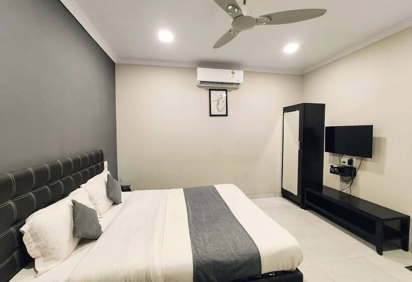 فندق Tourist Resort