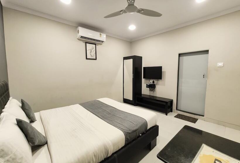 فندق Tourist Resort