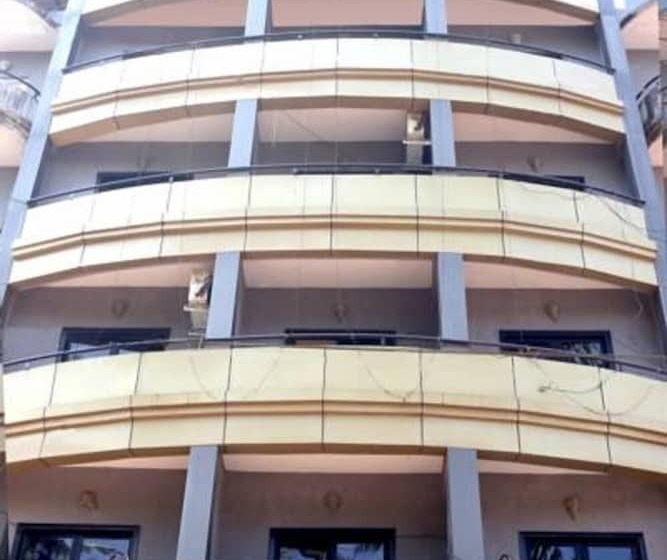 Hotel Travellers Inn