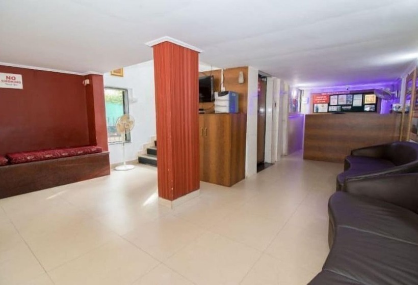 Hotel Travellers Inn