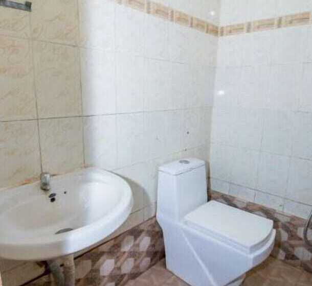 Hotel Travellers Inn