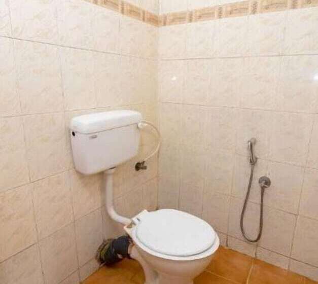 Hotel Travellers Inn