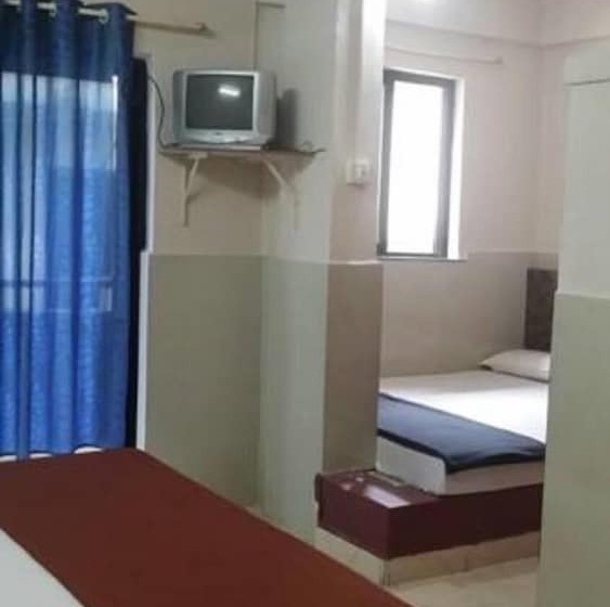 Hotel Travellers Inn