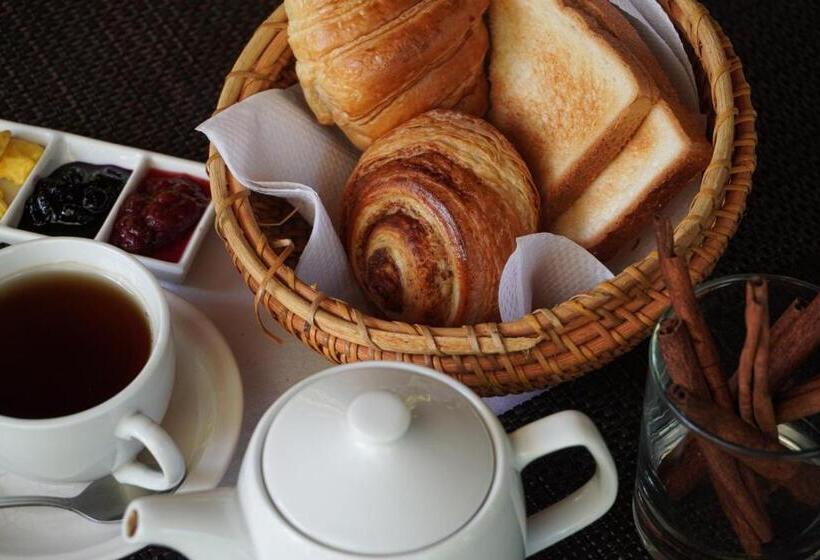 בית מלון כפרי Uma Dawa Resort And Spa