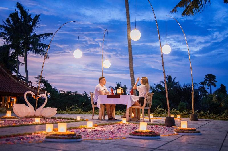 בית מלון כפרי Uma Dawa Resort And Spa