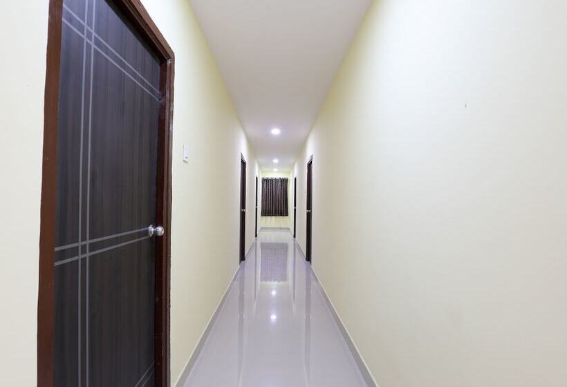 ホテル Virat Residency By Oyo Rooms