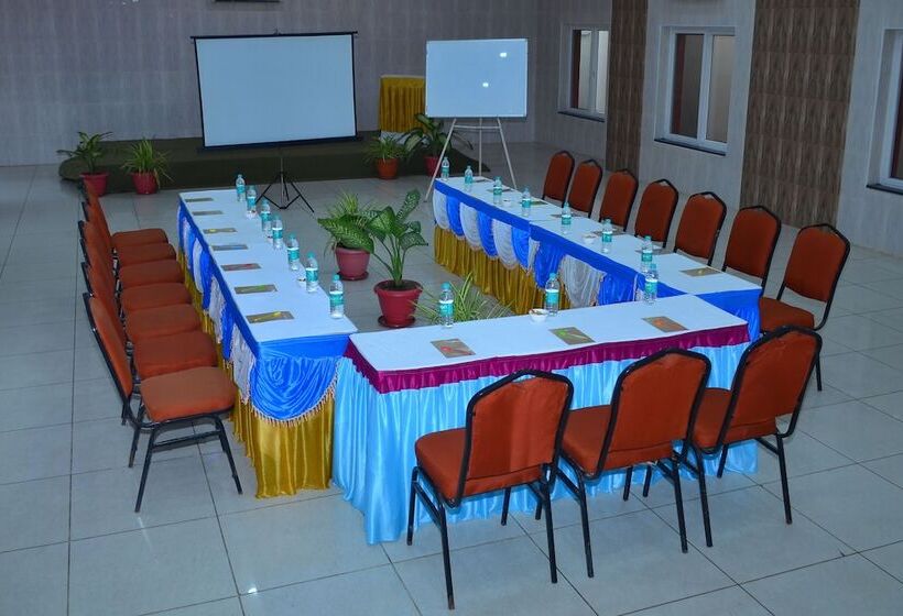 호텔 Vishal Prakruthi Resorts