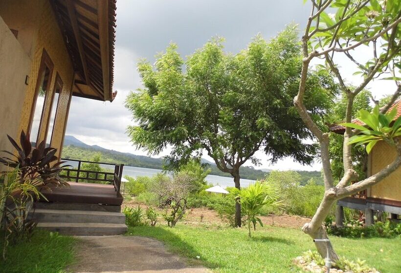 בית מלון כפרי White Sandy Beach Menjangan