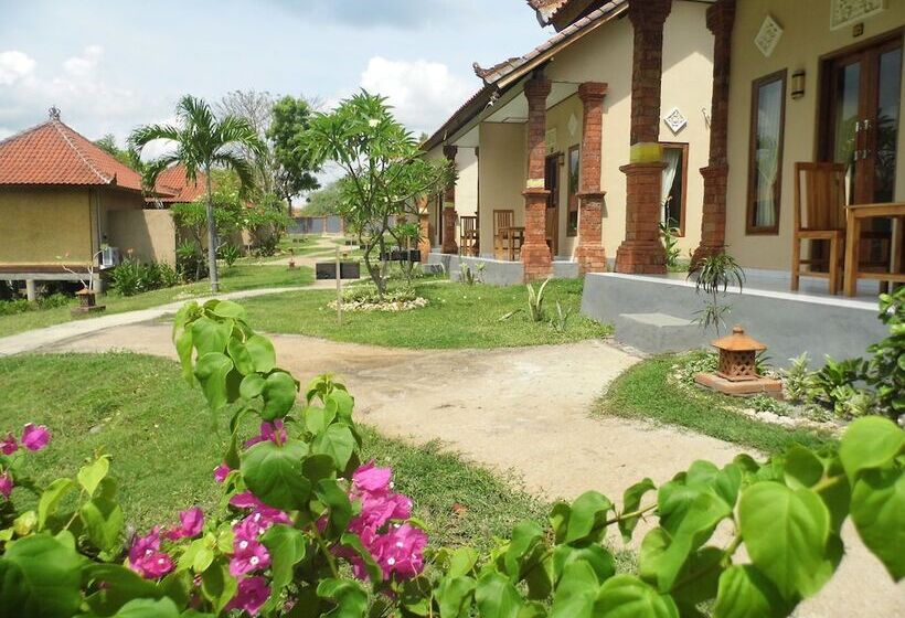 בית מלון כפרי White Sandy Beach Menjangan