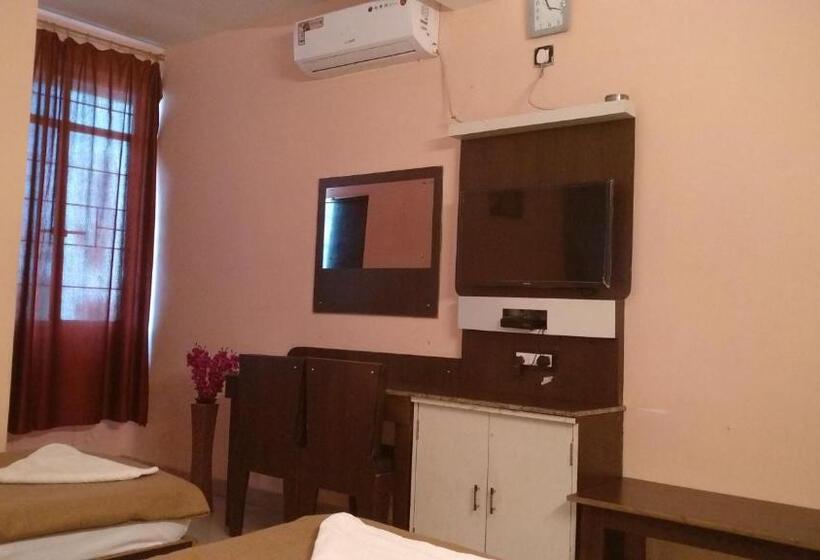 בית מלון כפרי Zero Mile Rooms