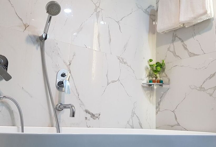 Novena Hotel By Azana