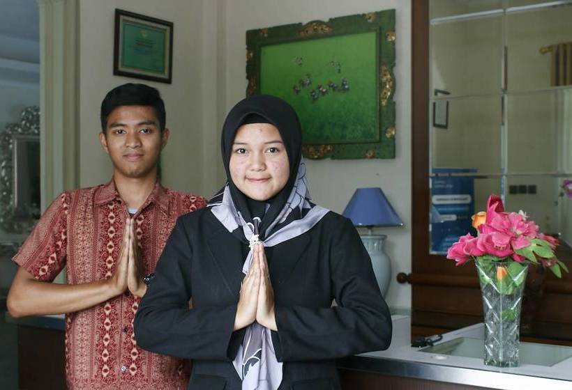 ペンション Airy Cisarua Lembah Nyiur 69 Bogor