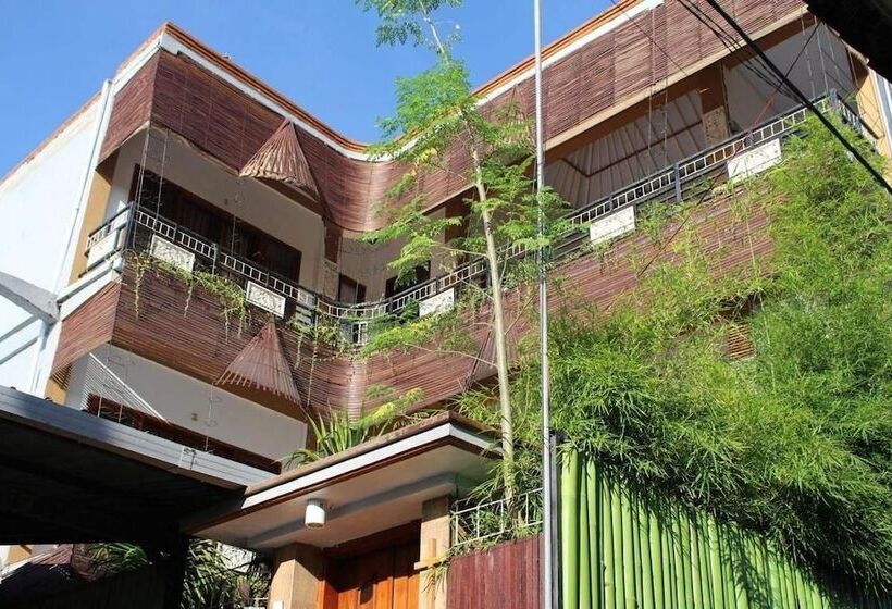펜션 Klipes Guest House