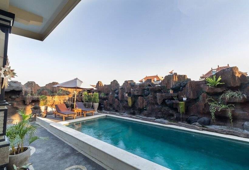 פנסיון Kusuma Guesthouse