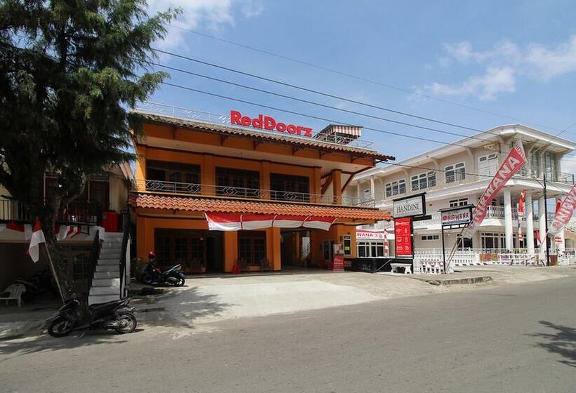 פנסיון Reddoorz Near Sarangan Lake