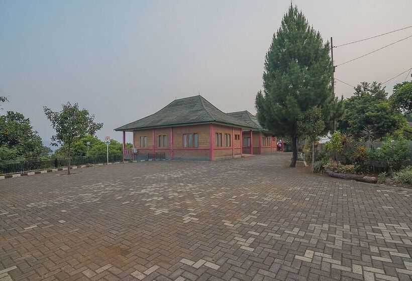 膳宿费 Reddoorz Plus At Hotel Negeri Baru Lodaya Puncak