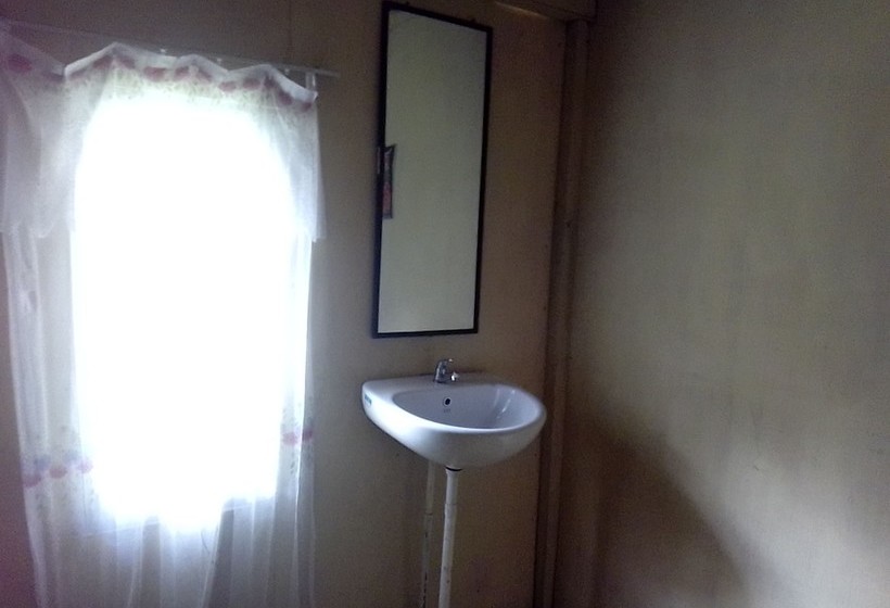 펜션 Simeulue Surf Guest House