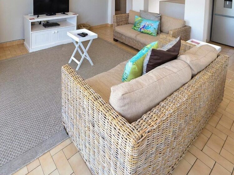 פנסיון Sundune Guest House