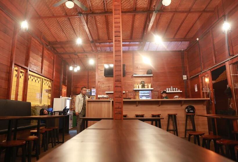 פנסיון Swarga Lodge And Homestay