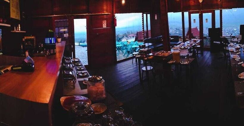 פנסיון Swarga Lodge And Homestay