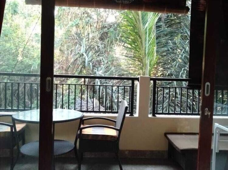 פנסיון Topok House