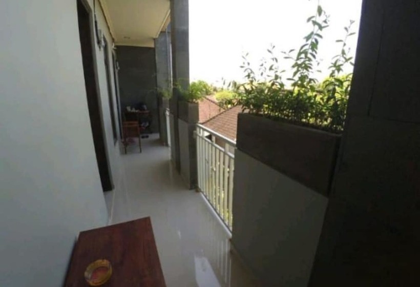 ペンション Wayan B Luck