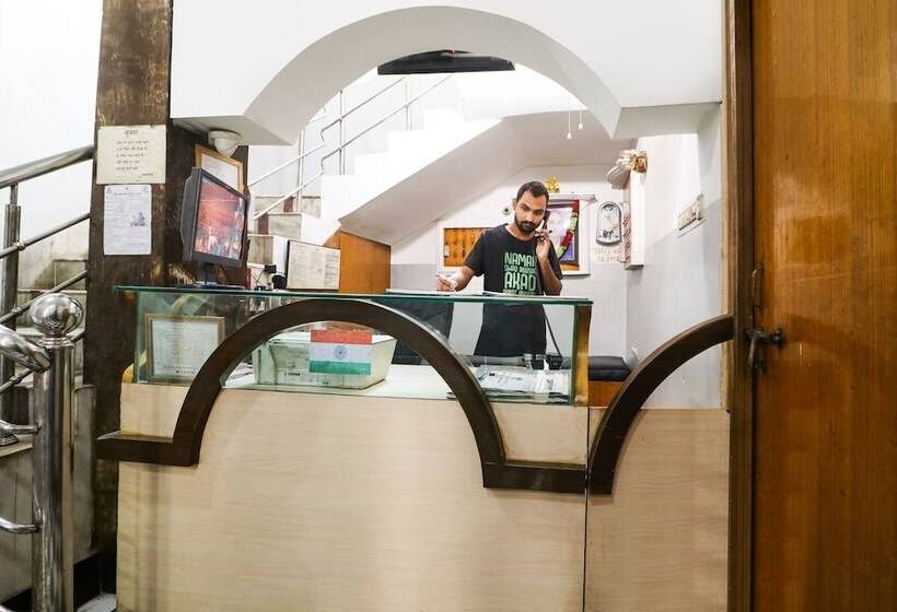 Spot On 60195 Hotel Rajvansh