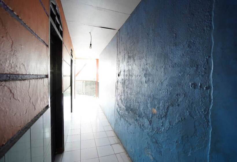 旅馆 Carina Hotel By Oyo Rooms