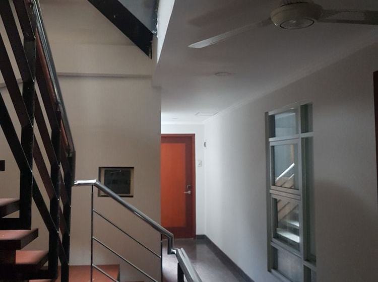 فندق صغير Ostin By Oyo Rooms