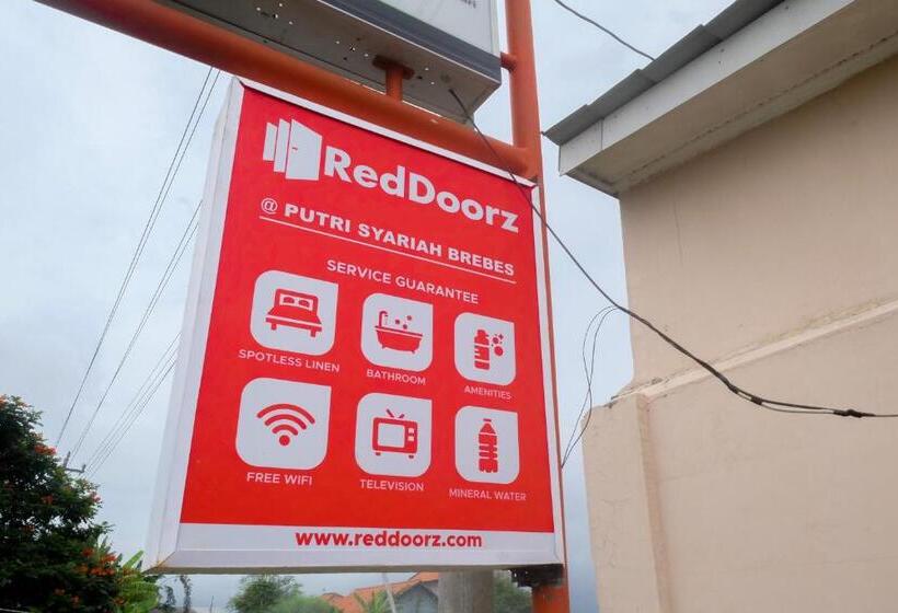 فندق صغير Reddoorz At Putri Syariah Brebes