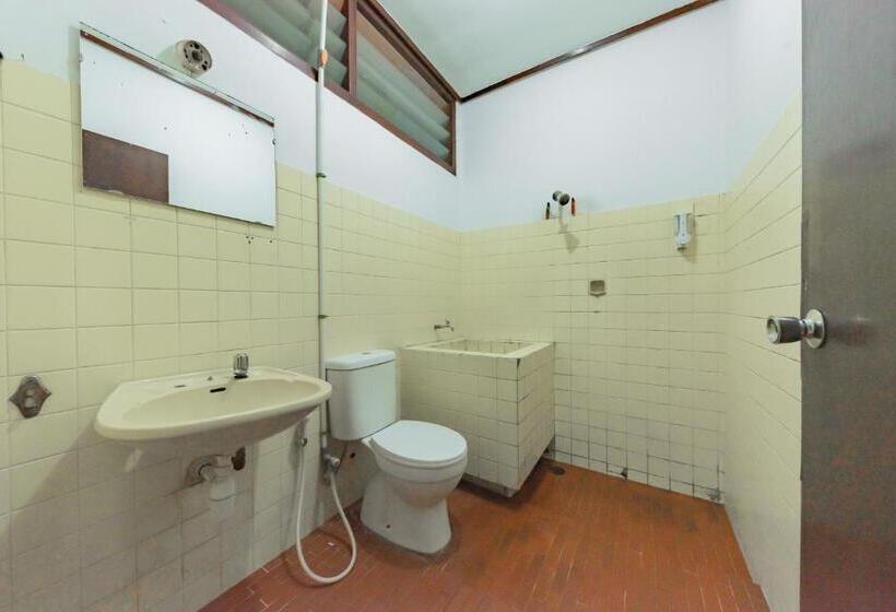 ユースホステル Spot On 1708 Hotel Budi Famili 1 Syariah