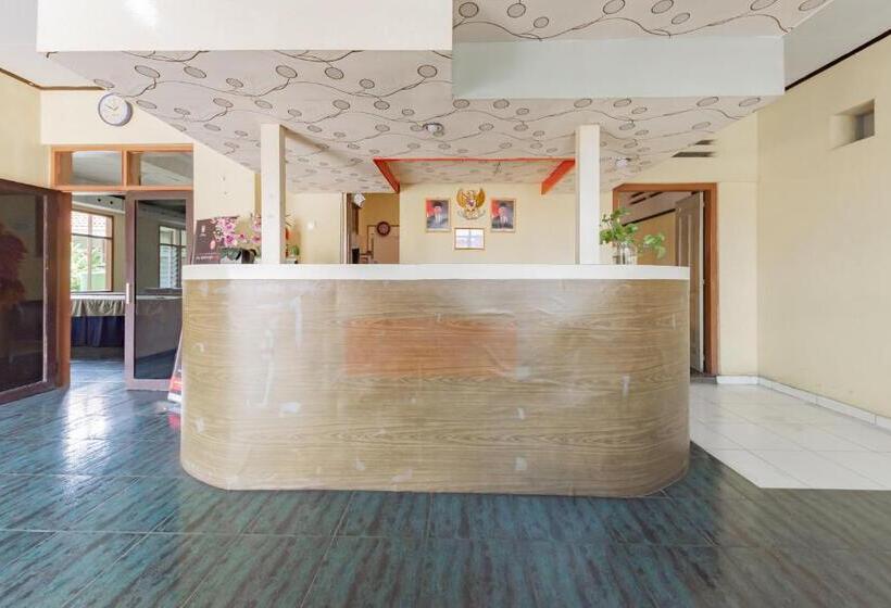 ユースホステル Spot On 1708 Hotel Budi Famili 1 Syariah