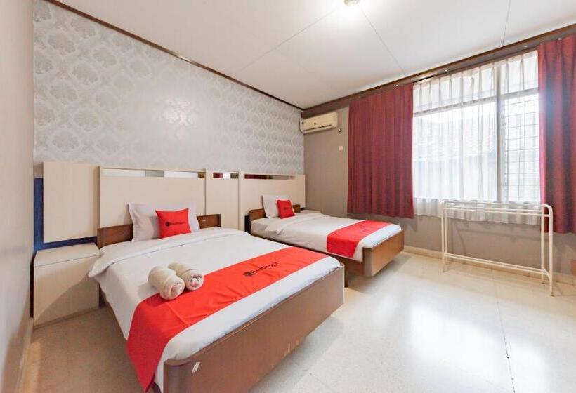 ユースホステル Spot On 1708 Hotel Budi Famili 1 Syariah