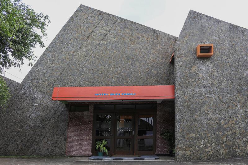 ユースホステル Spot On 1708 Hotel Budi Famili 1 Syariah