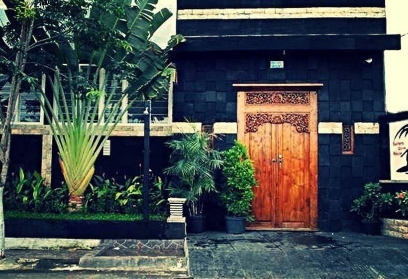 호스텔 Surfers Dorm House
