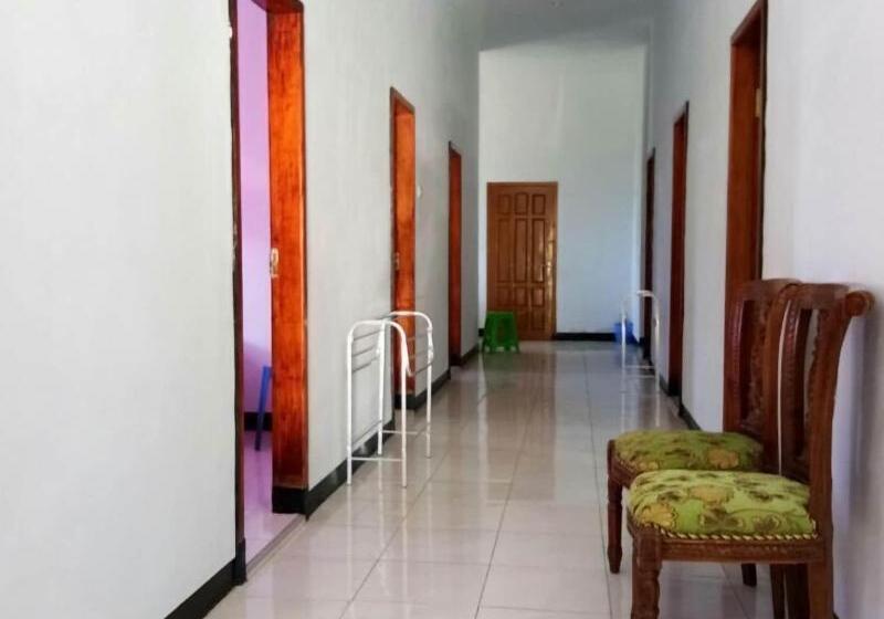 مبيت وإفطار Agung Safira Homestay