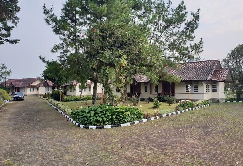 مبيت وإفطار Cisarua Indah Cottage