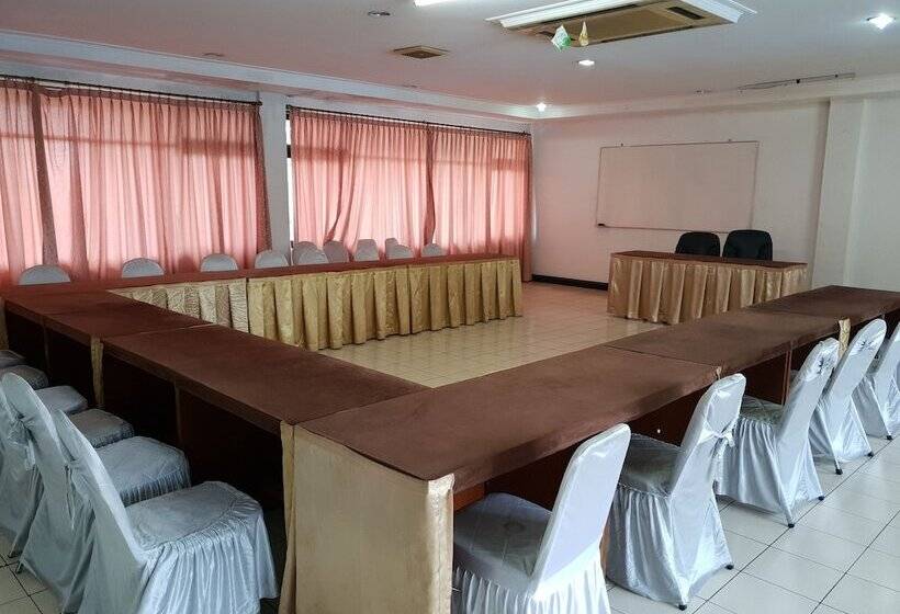 مبيت وإفطار Cisarua Indah Cottage